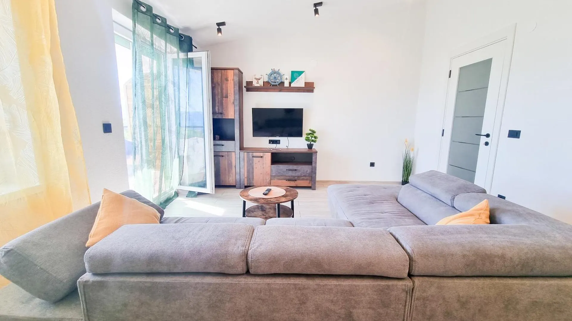 Lägenhet Apartmani 1 Pinezici